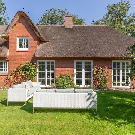 Rousehues * Risum-Lindholm