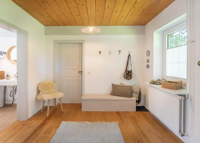 Rousehues * Risum-Lindholm