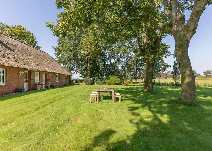 Feriehus Rousehues *