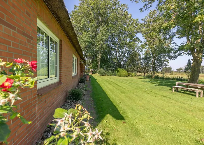 Rousehues Feriehus Risum-Lindholm