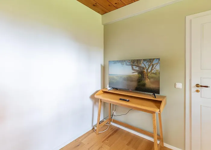 Rousehues * Risum-Lindholm